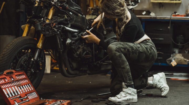Come preparare la tua moto alla bella stagione: la checklist di primavera
