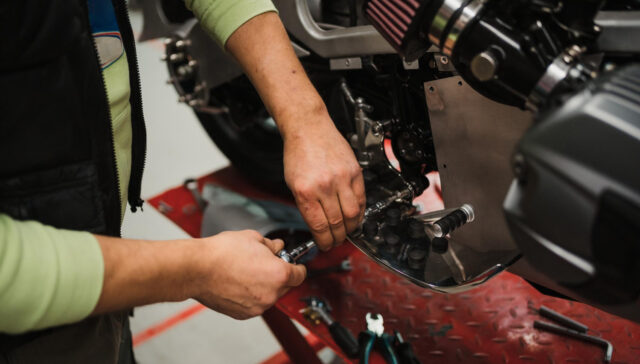 Quando fare il tagliando alla moto: tempi, costi e perché non rimandare